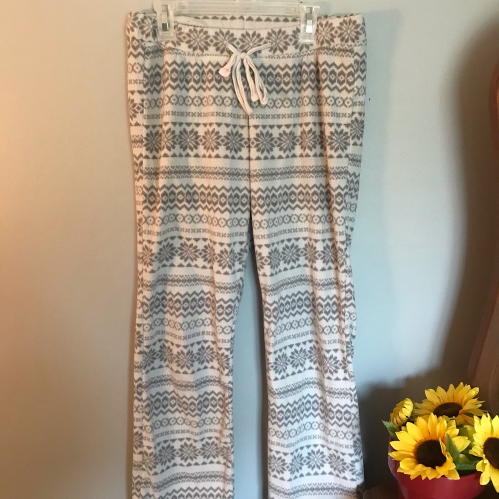 Old Navy snowflake pj pants